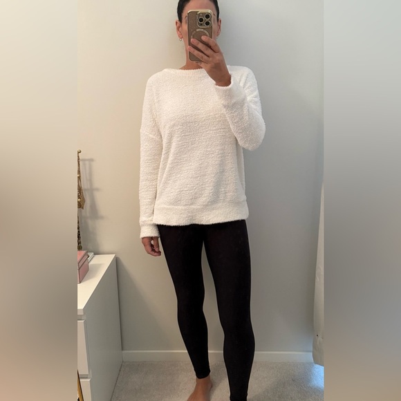 ⭐️ Stars Above Ivory Fuzzy Sweater XS - Picture 2 of 10